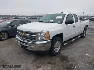 2013 Chevrolet Silverado 1500 LT with VIN 1GCRCSE00DZ168385, listed as a IAAI auction lot 41417162 with 162,426 mi miles. Bid and sale history available at carsss.com. Image 2.