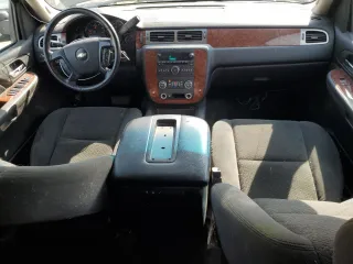 2007 Chevrolet Suburban LT with VIN 1GNFK16327J228718, listed as a Copart auction lot 53749995 with 148,586 mi miles and Clean Title. Bid and sale history available at DreamBid. Image 8.