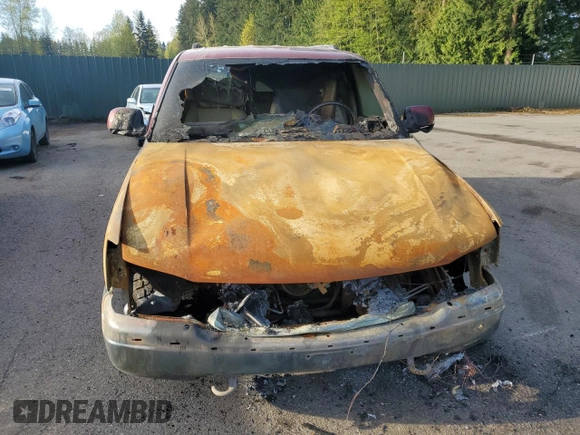 2005 GMC Yukon XL SLT with VIN 1GKFK16Z95J100913, listed as a Copart auction lot 51825525 with Not Provided miles and Salvage Title. Bid and sale history available at carsss.com. Image 5.