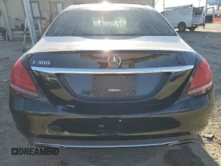 2019 Mercedes-Benz C 300 z VIN 55SWF8DB0KU310090, wystawiony jako Copart lot #78418004 z przebiegiem 123 227 mil mil oraz Szkoda całkowita • Salvage title. Historia ofert i sprzedaży dostępna na DreamBid. Obrazek 6.