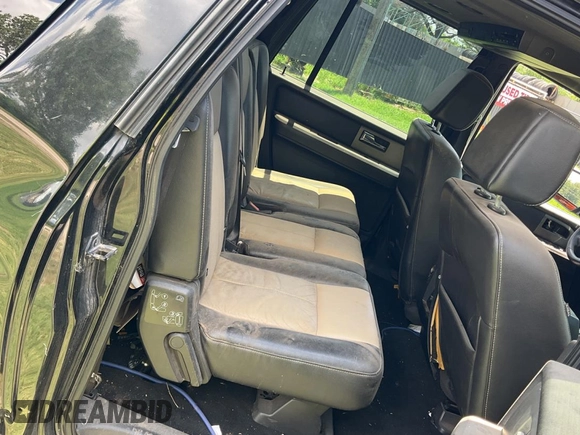 2007 Ford Expedition Max Limited with VIN 1FMFK195X7LA09043, listed as a Copart auction lot 64466395 with 162,910 mi miles and Clean title. Bid and sale history available at DreamBid. Image 6.