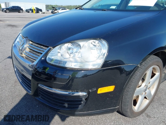 2010 Volkswagen Jetta TDI with VIN 3VWRL7AJ8AM039834, listed as a IAAI auction lot 42029281 with 155,883 mi miles and . Bid and sale history available at DreamBid. Image 6.