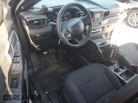 2023 Ford Police Interceptor Utility z VIN 1FM5K8ABXPGB58924, wystawiony jako Copart lot #53245495 z przebiegiem 16 066 mil mil oraz Szkody całkowita. Historia ofert i sprzedaży dostępna na DreamBid. Obrazek 8.