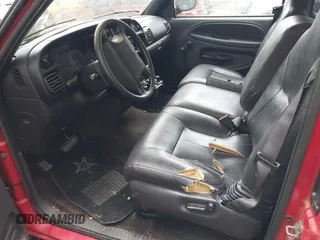 1999 Dodge 1500 z VIN 3B7HC13Y7XG114147, wystawiony jako IAAI lot #42447439 z przebiegiem 172 595 mil mil oraz . Historia ofert i sprzedaży dostępna na DreamBid. Obrazek 5.