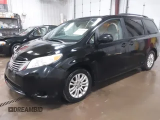2011 Toyota Sienna XLE AAS with VIN 5TDYK3DC3BS141051, listed as a IAAI auction lot 41741058 with 236,626 mi miles. Bid and sale history available at carsss.com. Image 18.