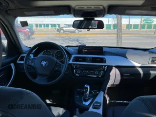 2018 BMW 3 Series 320i xDrive with VIN WBA8E5G54JNU47709, listed as a Copart auction lot 87876775 with 40,647 mi miles and Clean Title. Bid and sale history available at carsss.com. Image 9.