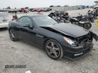 2014 Mercedes-Benz SLK-Class SLK 250 with VIN WDDPK4HAXEF089177, listed as a Copart auction lot 71158894 with 29,135 mi miles and Salvage Title. Bid and sale history available at carsss.com. Image 4.