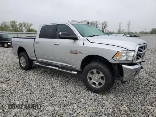 2018 Ram 2500 Big Horn z VIN 3C6UR5DLXJG333139, wystawiony jako Copart lot #56044135 z przebiegiem 105 500 mil mil oraz Szkoda całkowita • Salvage title. Historia ofert i sprzedaży dostępna na DreamBid. Obrazek 4.