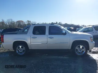 2010 Chevrolet Avalanche LTZ with VIN 3GNNCGE04AG125909, listed as a IAAI auction lot 41666145 with 92,395 mi miles and . Bid and sale history available at DreamBid. Image 13.