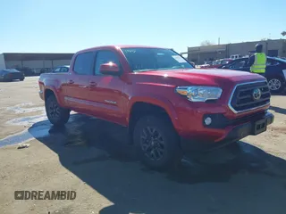 2021 Toyota Tacoma 4WD SR5 with VIN 3TMDZ5BN7MM110656, listed as a IAAI auction lot 41871756 with 12,653 mi miles. Bid and sale history available at carsss.com. Image 1.