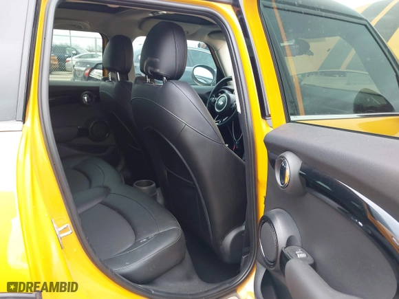 2016 MINI Cooper Hardtop 4 Door S with VIN WMWXU3C58G2B63277, listed as a IAAI auction lot 41566817 with 98,195 mi miles. Bid and sale history available at carsss.com. Image 8.