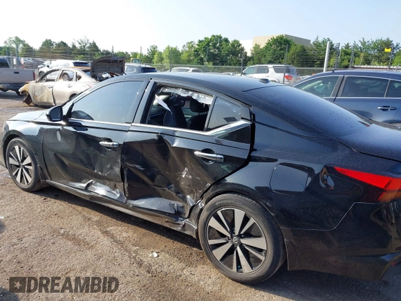 2019 Nissan Altima 2.5 SL with VIN 1N4BL4EVXKC120729, listed as a IAAI auction lot 39457605 with 132,189 mi miles. Bid and sale history available at carsss.com. Image 14.