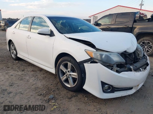 2013 Toyota Camry L with VIN 4T1BF1FK7DU702297, listed as a IAAI auction lot 41198744 with 178,973 mi miles. Bid and sale history available at carsss.com. Image 1.