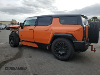 2024 GMC Hummer EV 2X with VIN 1GKB0NDE1RU106768, listed as a Copart auction lot 82389304 with Not Provided miles and Salvage Title. Bid and sale history available at carsss.com. Image 2.