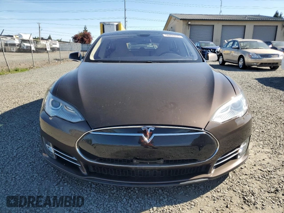 2013 Tesla Model S Performance z VIN 5YJSA1CP1DFP20208, wystawiony jako Copart lot #56066035 z przebiegiem 71 513 mil mil oraz Szkoda całkowita • Salvage title. Historia ofert i sprzedaży dostępna na DreamBid. Obrazek 5.