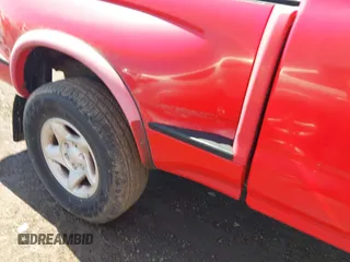 2002 Toyota Tacoma PreRunner с VIN 5TESM92N92Z130226, выставлен на аукционе IAAI как лот 42650412 с пробегом 195 042 миль миль и . История ставок и продаж доступна на DreamBid. Изображение 16.