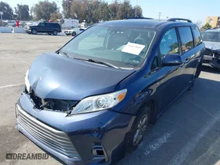 2019 Toyota Sienna XLE with VIN 5TDDZ3DC9KS220976, listed as a IAAI auction lot 41667049 with NaN miles. Bid and sale history available at carsss.com. Image 17.