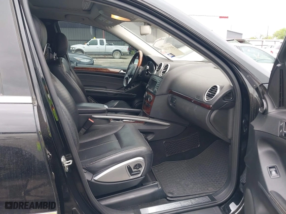 2009 Mercedes-Benz GL-Class 5.5L with VIN 4JGBF86E29A453158, listed as a IAAI auction lot 41919268 with 158,054 mi miles. Bid and sale history available at carsss.com. Image 5.