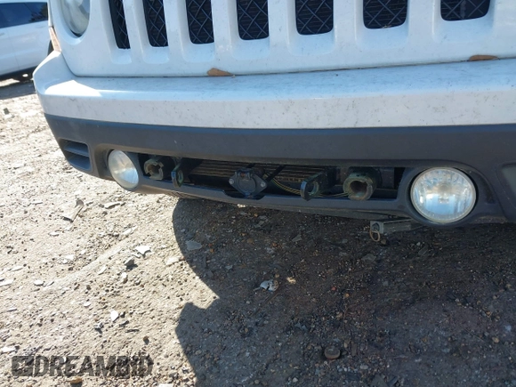 2015 Jeep Patriot Latitude with VIN 1C4NJPFB8FD220119, listed as a IAAI auction lot 41629305 with 90,753 mi miles and . Bid and sale history available at DreamBid. Image 14.
