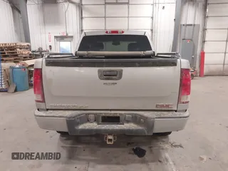 2008 GMC Sierra 1500 SLE1 with VIN 3GTEK13J38G212280, listed as a IAAI auction lot 41499750 with 196,175 mi miles. Bid and sale history available at carsss.com. Image 16.