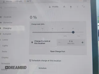 2021 Tesla Model Y Long Range z VIN 5YJYGAEE7MF146315, wystawiony jako IAAI lot #42445336 z przebiegiem 57 110 mil mil oraz . Historia ofert i sprzedaży dostępna na DreamBid. Obrazek 17.
