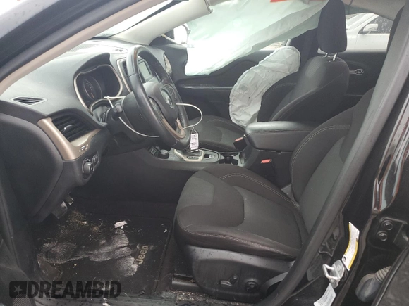 2016 Jeep Cherokee Latitude z VIN 1C4PJMCS1GW199566, wystawiony jako Copart lot #54073365 z przebiegiem 85 650 mil mil oraz Szkoda całkowita • Salvage title. Historia ofert i sprzedaży dostępna na DreamBid. Obrazek 7.