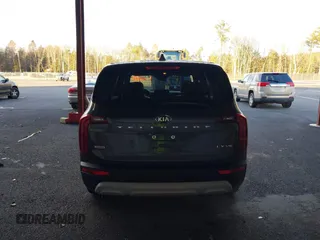 2020 Kia Telluride LX z VIN 5XYP2DHC4LG012987, wystawiony jako IAAI lot #41061331 z przebiegiem 93 414 mil mil oraz . Historia ofert i sprzedaży dostępna na DreamBid. Obrazek 16.