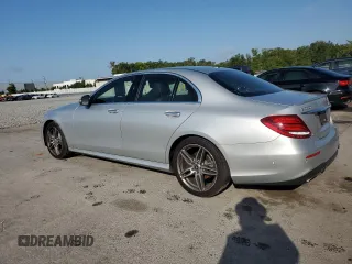 2020 Mercedes-Benz E 350 z VIN W1KZF8DB2LA828359, wystawiony jako Copart lot #55533875 z przebiegiem 120 930 mil mil oraz Szkoda całkowita • Salvage title. Historia ofert i sprzedaży dostępna na DreamBid. Obrazek 2.