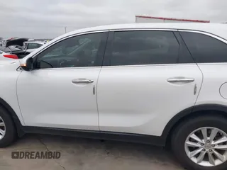 2019 Kia Sorento L with VIN 5XYPG4A38KG555012, listed as a IAAI auction lot 41772285 with 111,685 mi miles. Bid and sale history available at carsss.com. Image 14.