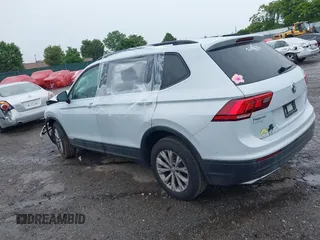 2019 Volkswagen Tiguan S with VIN 3VV0B7AX7KM031438, listed as a IAAI auction lot 42367337 with Not provided miles and . Bid and sale history available at DreamBid. Image 3.