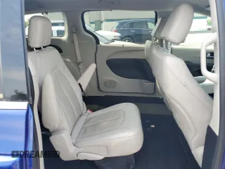 2020 Chrysler Pacifica Touring L with VIN 2C4RC1BG2LR103350, listed as a Copart auction lot 59935025 with 98,149 mi miles and Salvage title. Bid and sale history available at DreamBid. Image 10.