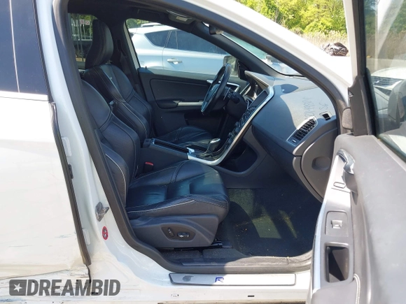 2014 Volvo XC60 R-Design Premier Plus with VIN YV4902DZ0E2546642, listed as a IAAI auction lot 42149824 with 133,669 mi miles and . Bid and sale history available at DreamBid. Image 5.
