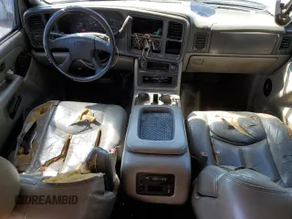 2004 Chevrolet Tahoe LS z VIN 1GNEC13Z04R220177, wystawiony jako Copart lot #48406255 z przebiegiem 215 167 mil mil oraz Szkoda całkowita • Salvage title. Historia ofert i sprzedaży dostępna na DreamBid. Obrazek 8.