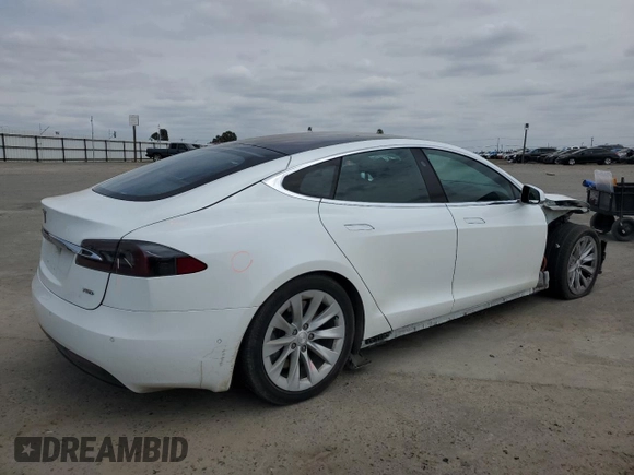 2018 Tesla Model S 75D z VIN 5YJSA1E27JF247900, wystawiony jako Copart lot #52014375 z przebiegiem 106 670 mil mil oraz Szkoda całkowita • Salvage title. Historia ofert i sprzedaży dostępna na DreamBid. Obrazek 3.
