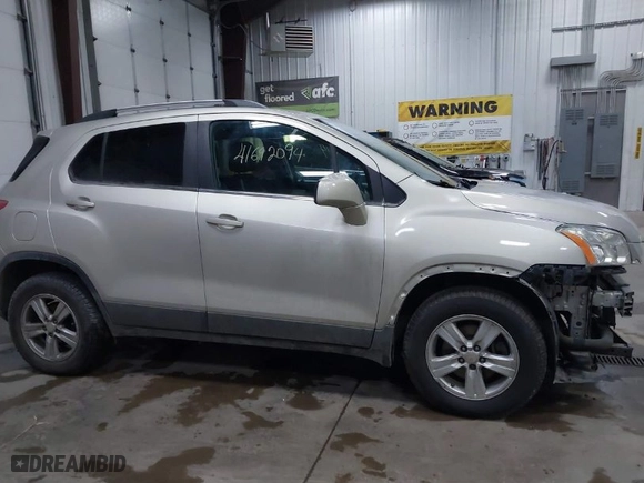 2016 Chevrolet Trax LT with VIN 3GNCJPSB6GL258576, listed as a IAAI auction lot 41692094 with 125,705 mi miles. Bid and sale history available at carsss.com. Image 13.