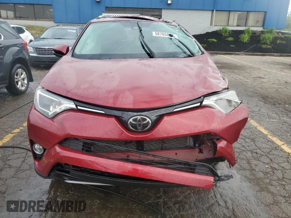 2018 Toyota RAV4 XLE with VIN 2T3WFREV6JW463548, listed as a Copart auction lot 58765805 with 61,250 mi miles and Non repairable. Bid and sale history available at DreamBid. Image 5.