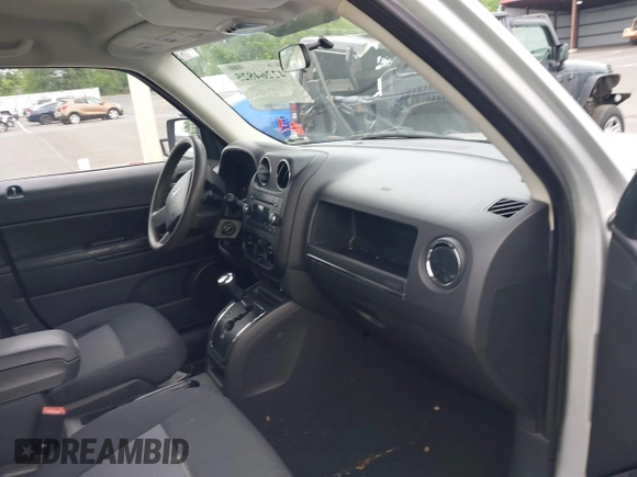 2009 Jeep Patriot Sport z VIN 1J4FT28B29D110728, wystawiony jako IAAI lot #42264825 z przebiegiem 194 459 mil mil oraz . Historia ofert i sprzedaży dostępna na DreamBid. Obrazek 5.