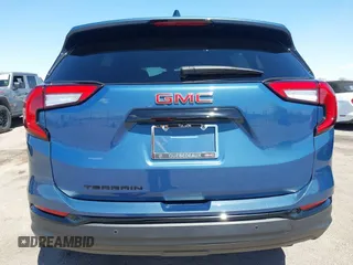 2024 GMC Terrain SLE z VIN 3GKALMEG5RL292662, wystawiony jako IAAI lot #42148356 z przebiegiem 12 939 mil mil oraz . Historia ofert i sprzedaży dostępna na DreamBid. Obrazek 16.
