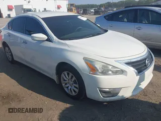 2015 Nissan Altima S z VIN 1N4AL3AP9FC477449, wystawiony jako IAAI lot #42391657 z przebiegiem 179 853 mil mil oraz . Historia ofert i sprzedaży dostępna na DreamBid. Obrazek 1.