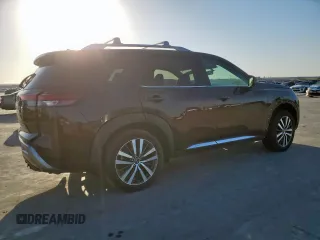 2022 Nissan Pathfinder Platinum z VIN 5N1DR3DK3NC264206, wystawiony jako Copart lot #48926535 z przebiegiem 251 456 mil mil oraz Czysty tytuł • Clean title. Historia ofert i sprzedaży dostępna na DreamBid. Obrazek 3.
