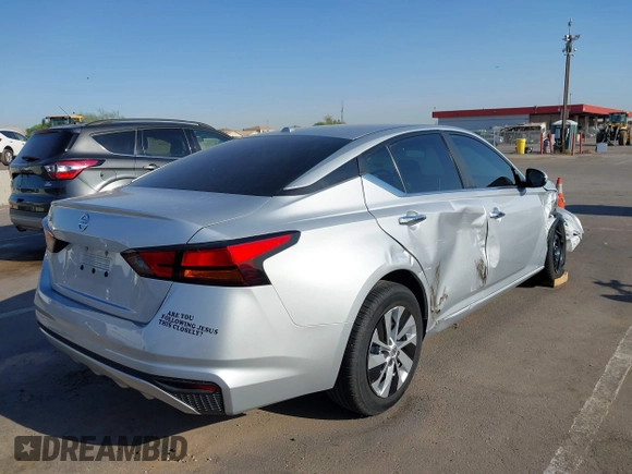 2020 Nissan Altima S z VIN 1N4BL4BV7LC259562, wystawiony jako IAAI lot #42331476 z przebiegiem 31 409 mil mil oraz . Historia ofert i sprzedaży dostępna na DreamBid. Obrazek 4.
