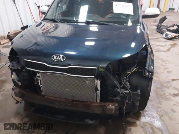 2018 Kia Soul + with VIN KNDJP3A54J7615526, listed as a IAAI auction lot 41745034 with 58,460 mi miles. Bid and sale history available at carsss.com. Image 13.