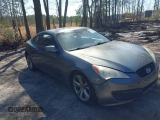 2010 Hyundai Genesis Coupe z VIN KMHHT6KD5AU016326, wystawiony jako IAAI lot #41790286 z przebiegiem 99 860 mil mil oraz . Historia ofert i sprzedaży dostępna na DreamBid. Obrazek 1.