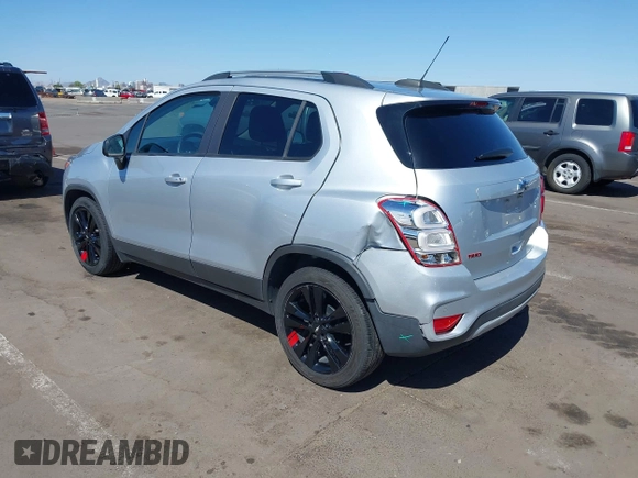 2020 Chevrolet Trax LT z VIN 3GNCJLSB8LL336990, wystawiony jako IAAI lot #42105917 z przebiegiem 97 424 mil mil oraz . Historia ofert i sprzedaży dostępna na DreamBid. Obrazek 3.