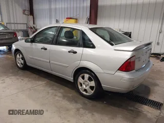 2005 Ford Focus S with VIN 1FAFP34N65W265707, listed as a IAAI auction lot 42169166 with 145,254 mi miles and . Bid and sale history available at carsss.com. Image 3.