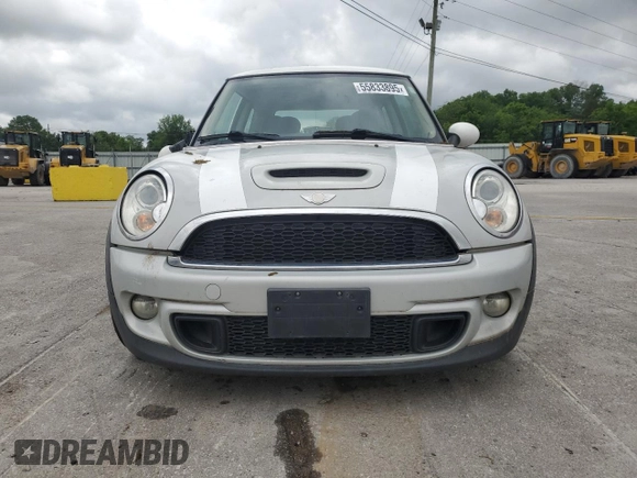 2011 MINI Hardtop S with VIN WMWSV3C57BTY14891, listed as a Copart auction lot 55833895 with 105,545 mi miles and Clean Title. Bid and sale history available at DreamBid. Image 5.