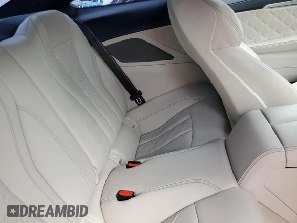 2022 BMW M8 Competition z VIN WBSAE0C05NCJ74694, wystawiony jako Copart lot #65454813 z przebiegiem 14 156 mil mil oraz . Historia ofert i sprzedaży dostępna na DreamBid. Obrazek 10.