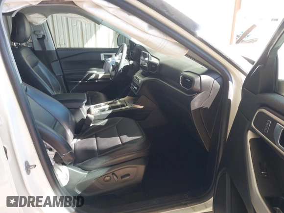 2022 Ford Explorer XLT z VIN 1FMSK7DHXNGA83331, wystawiony jako IAAI lot #41606848 z przebiegiem 54 139 mil mil oraz . Historia ofert i sprzedaży dostępna na DreamBid. Obrazek 5.