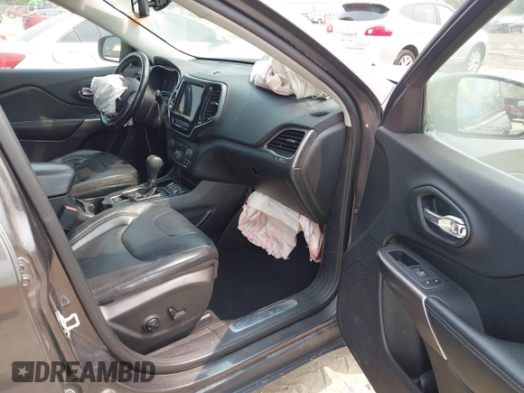 2020 Jeep Cherokee Limited z VIN 1C4PJLDB3LD614479, wystawiony jako IAAI lot #42363037 z przebiegiem 100 767 mil mil oraz . Historia ofert i sprzedaży dostępna na DreamBid. Obrazek 5.