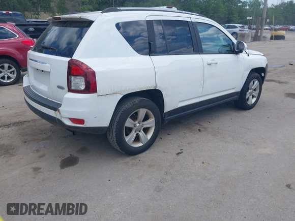 2016 Jeep Compass Latitude z VIN 1C4NJDEB6GD596061, wystawiony jako IAAI lot #42623673 z przebiegiem 180 777 mil mil oraz . Historia ofert i sprzedaży dostępna na DreamBid. Obrazek 4.